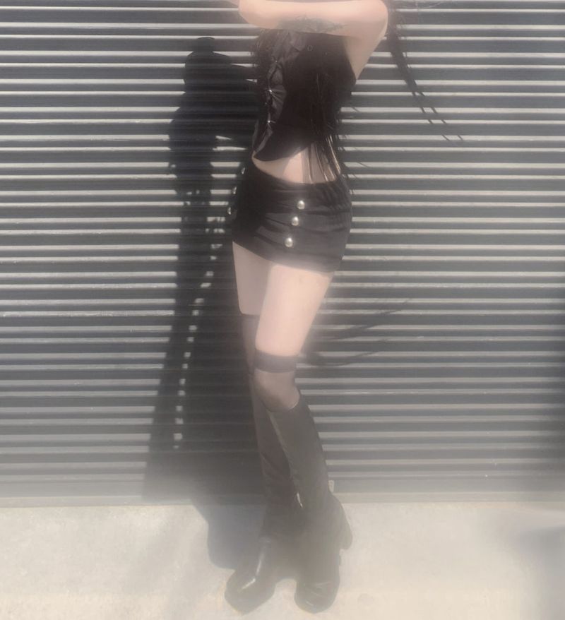 suzen（スゼン）の「トロニーボタン ローウエストスカート(black)（スカート）」