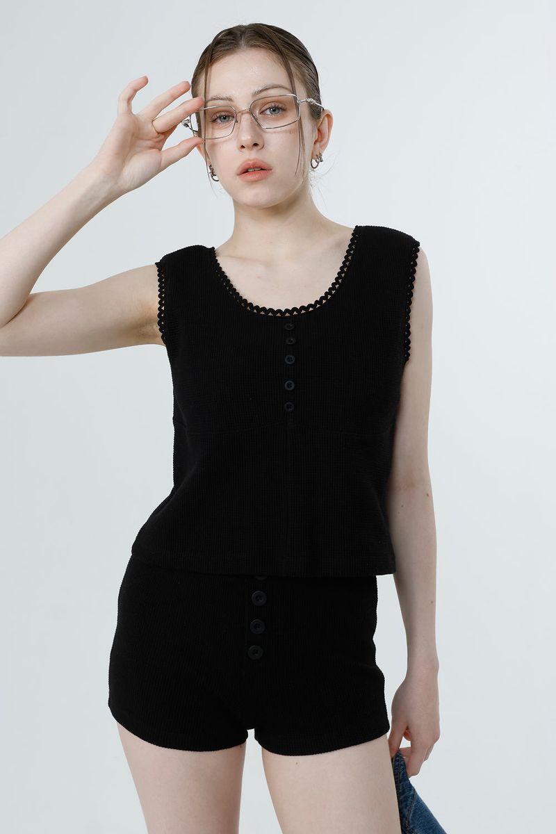 Loventina（ラヴェンティナ）の「[SET-UP] WAFFLE SLEEVELESS-MINI PANTS SET_BLACK（Pants）」