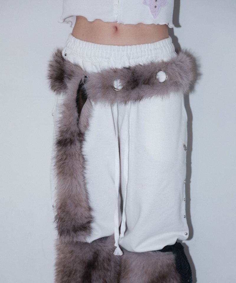 CHERRYQUIRI（チェリーキュリー）の「fur loop eyelet belt - beige（Fashion Accessories）」