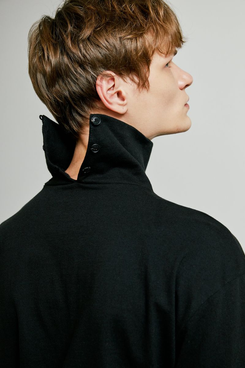 back button long sleeve chest tip turtle neck black