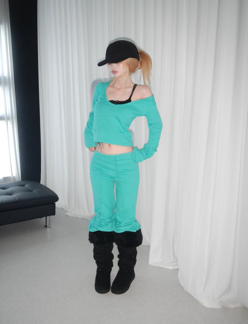 THEAIRTOWN（ザエアータウン）の「punnine color hoodie (3 color)（Tops）」