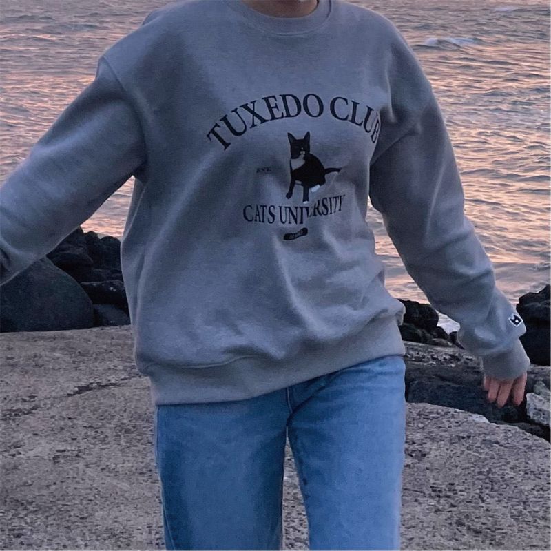 TUXEDO CAT CLUB SWEATSHIRT GRAY