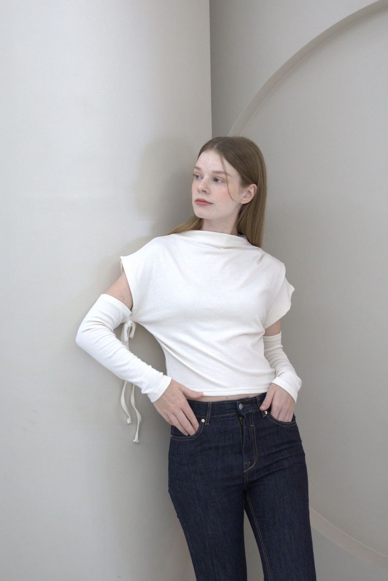Half Neck Cut-out T-shirt Ivory