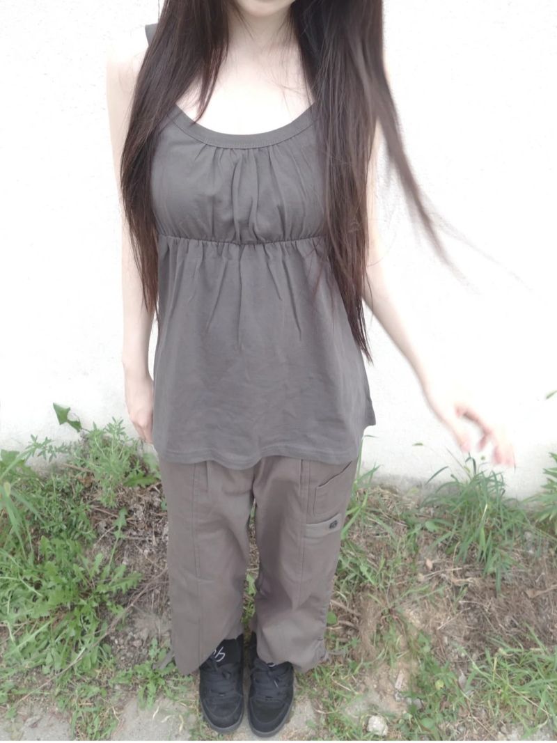 lia sleeveless