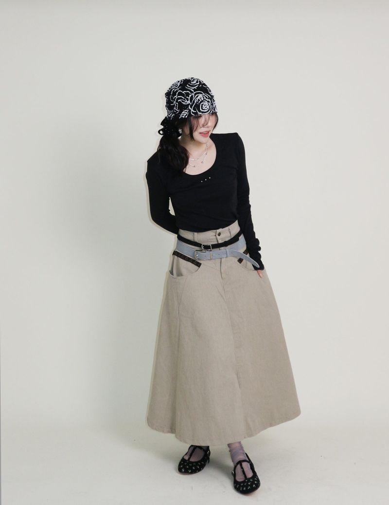 open stud U-neck round long-sleeved T-shirt