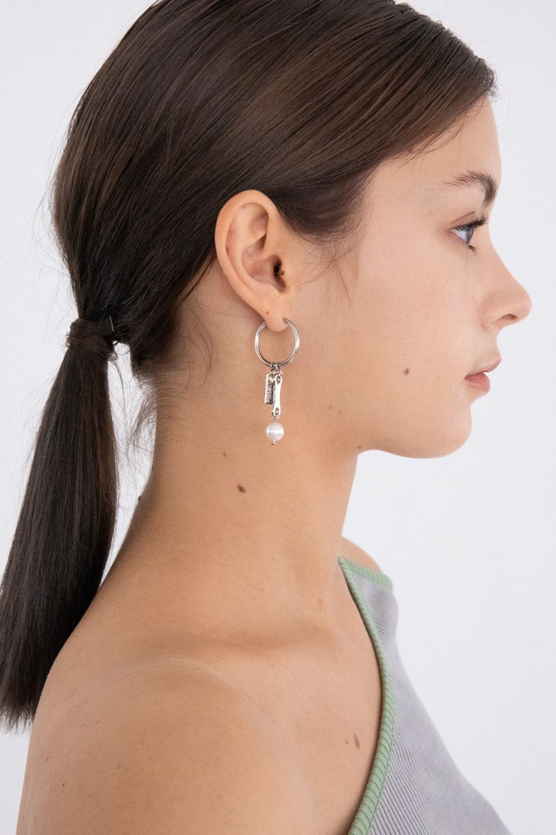 Mix motifs hoop ring unbalanced earring