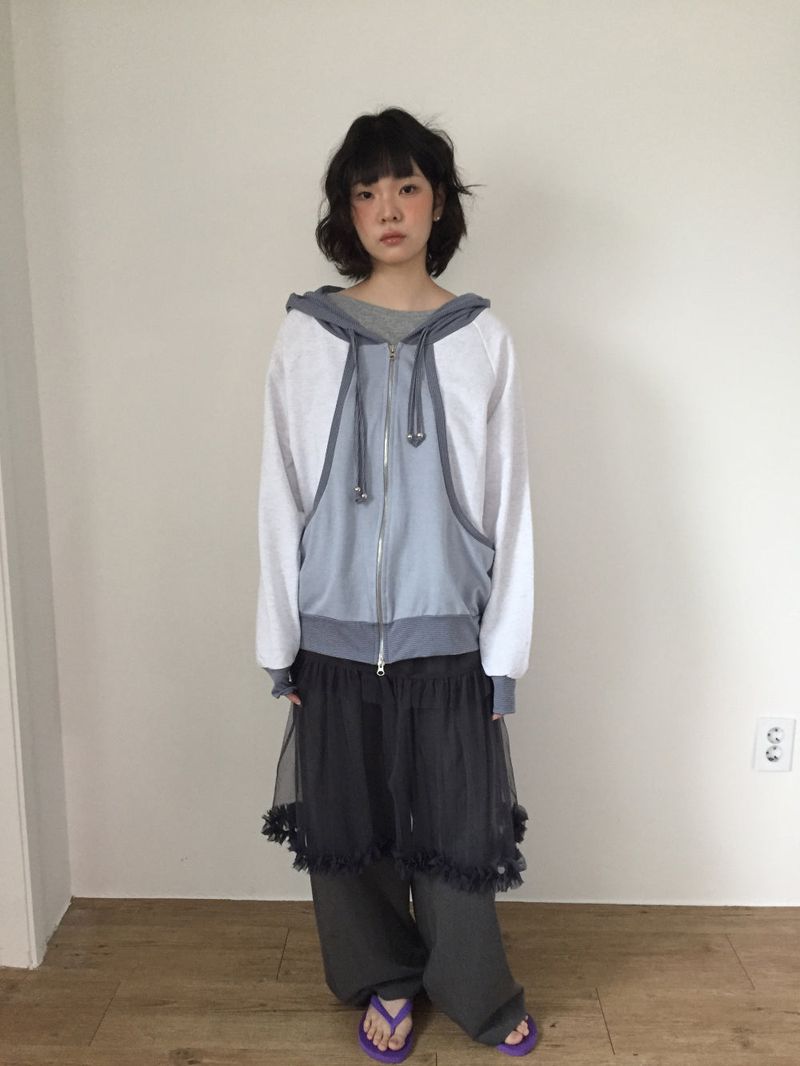 ブロックカットアウトフーディージップアップ