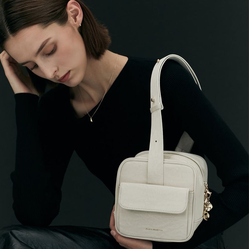 ALICE MARTHA（アリスマーシャ）の「IHO（Bags）」