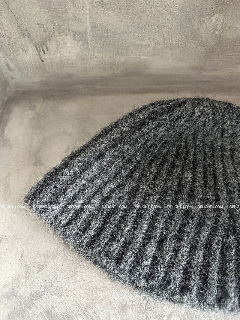 Two-tone beanie, bucket hat