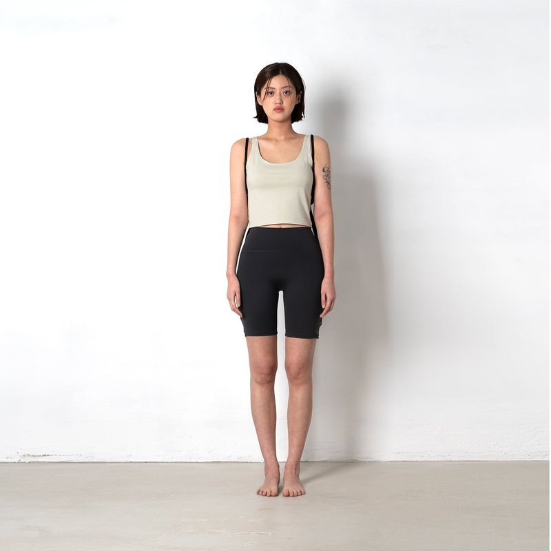 WHILE（ワイル）の「BLACK TAPE 2WAY SLEEVELESS - ASH BEIGE（Tops）」