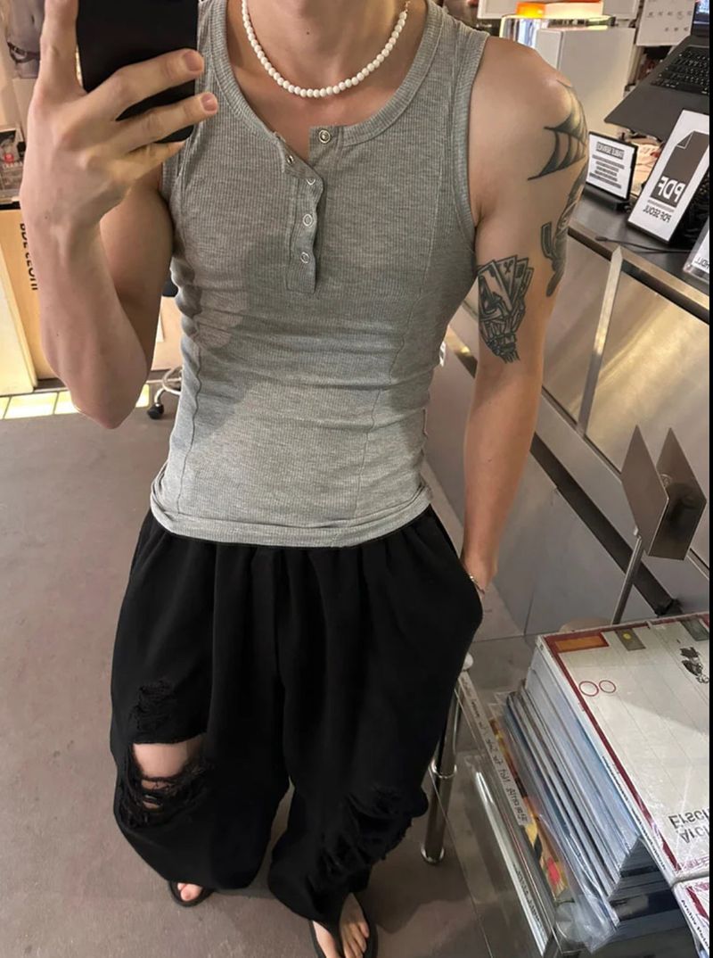 [MUSCLE FIT] Curve slit henry neck sleeveless(5color)