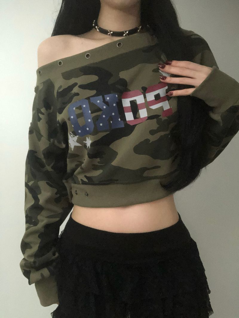 Camo Off-shoulder Button Sweatshirt