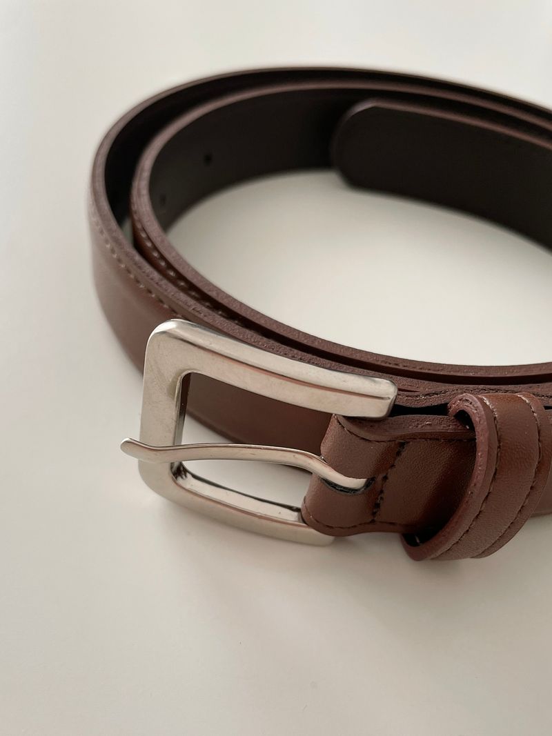 Oblong buckle belt 