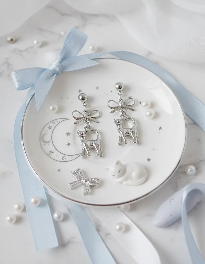 Kitty and Bow Earring - Silver Color