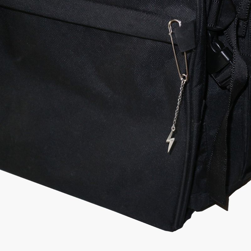 THUNDER CHAIN PIN