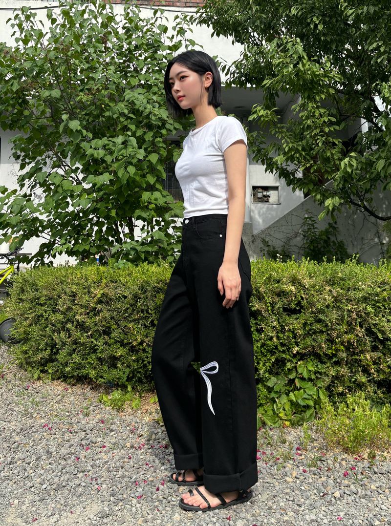 RIBBON EMBROIDERED BLACK DENIM PANTS code 18203