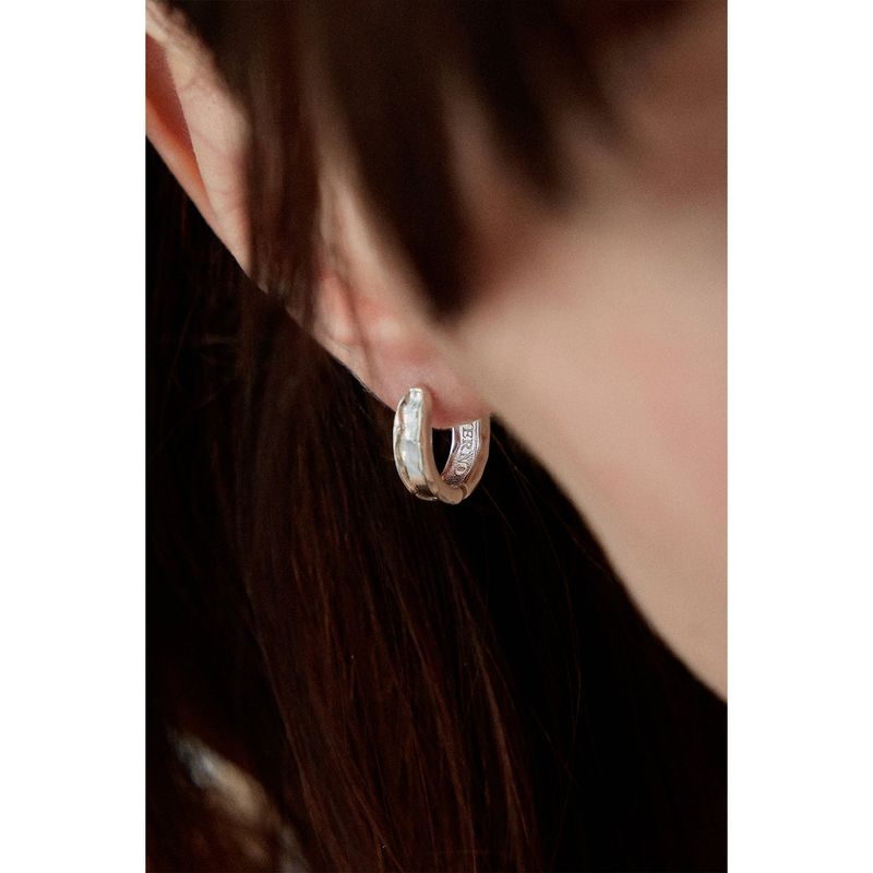  E.001/SIGNATURE TAG ONE TOUCH EARRING