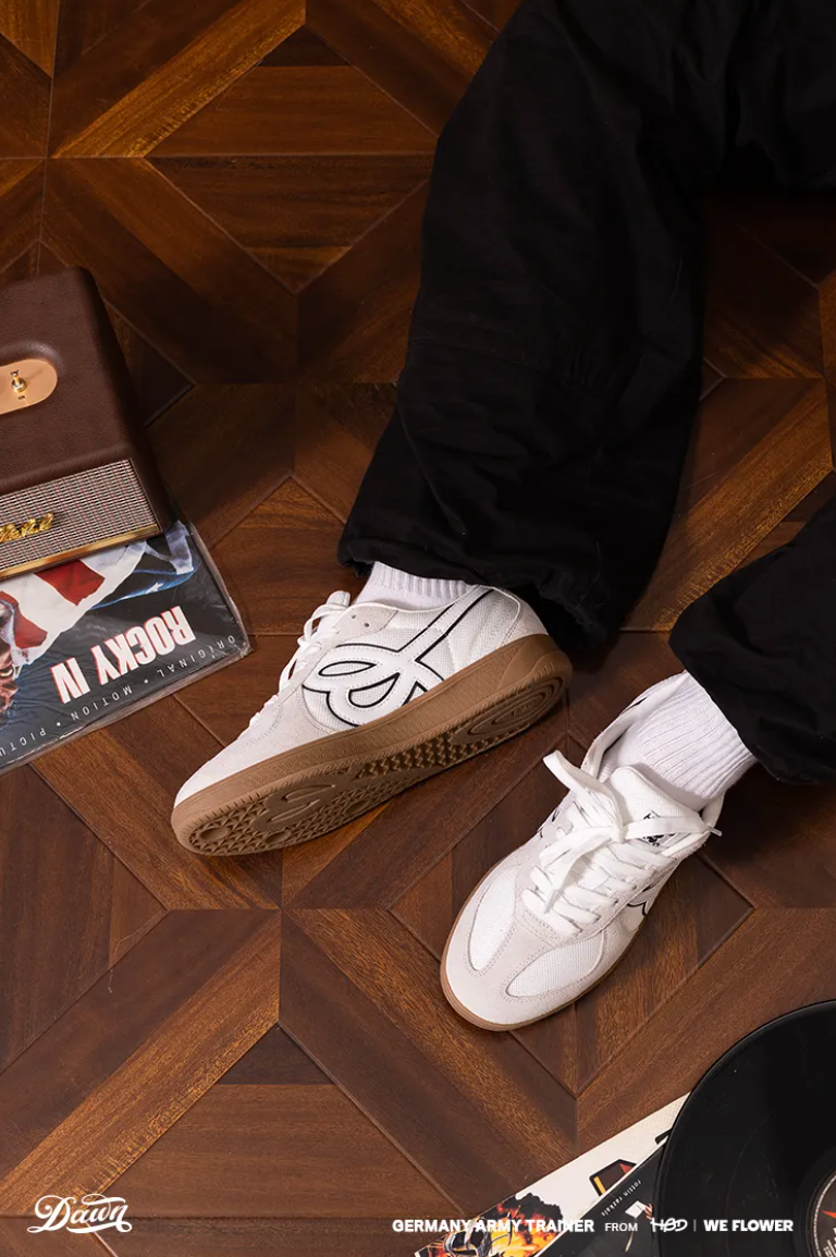 HBD/We Flower Joint Name Retro German Training Shoes - WHITE