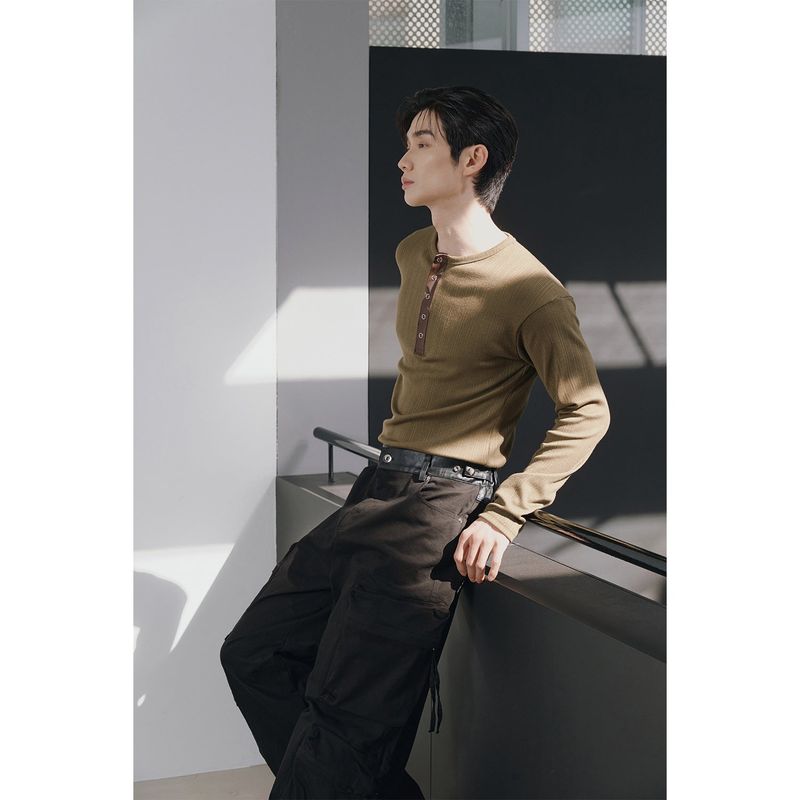 Leather ribbed henry neck long sleeves(Khaki)