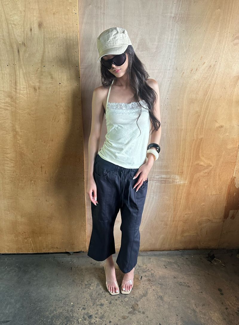 side button capri pants