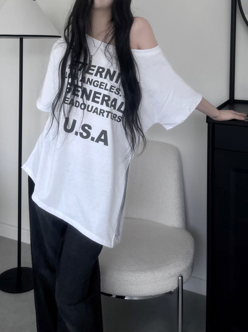 loose fit lettering slit short sleeves