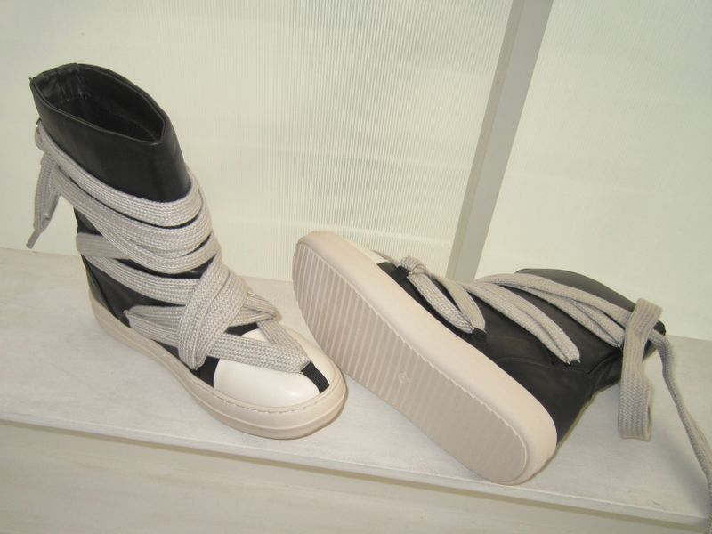 Cross-tie boots