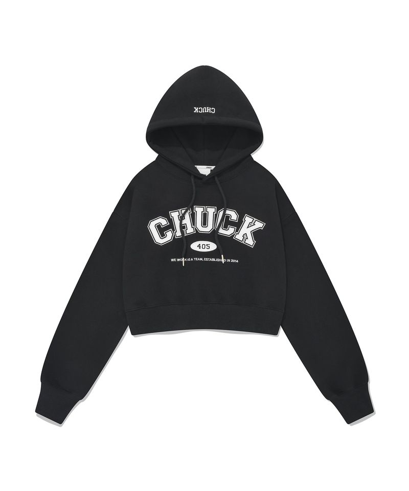 CHUCK(チャック)の「アップリケアーチロゴクロップフーディ/CHUCK APPLIQUE ARCH LOGO CROP HOODIE (BLACK)(Tops)」