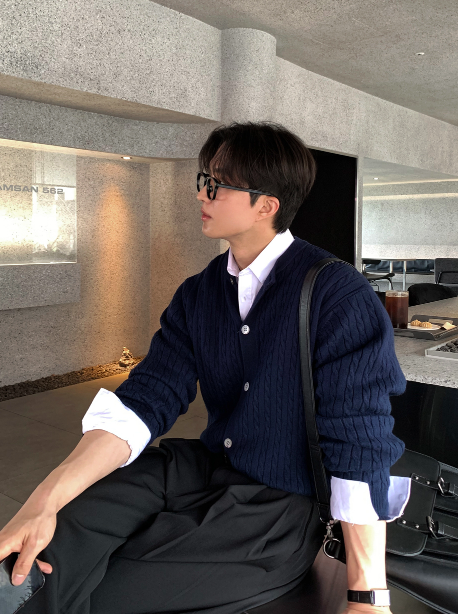 all-day round neck knit cardigan