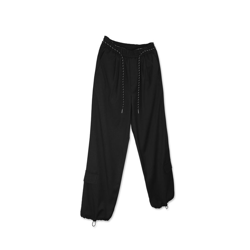 The Lower Pocket Detail Slacks / Black