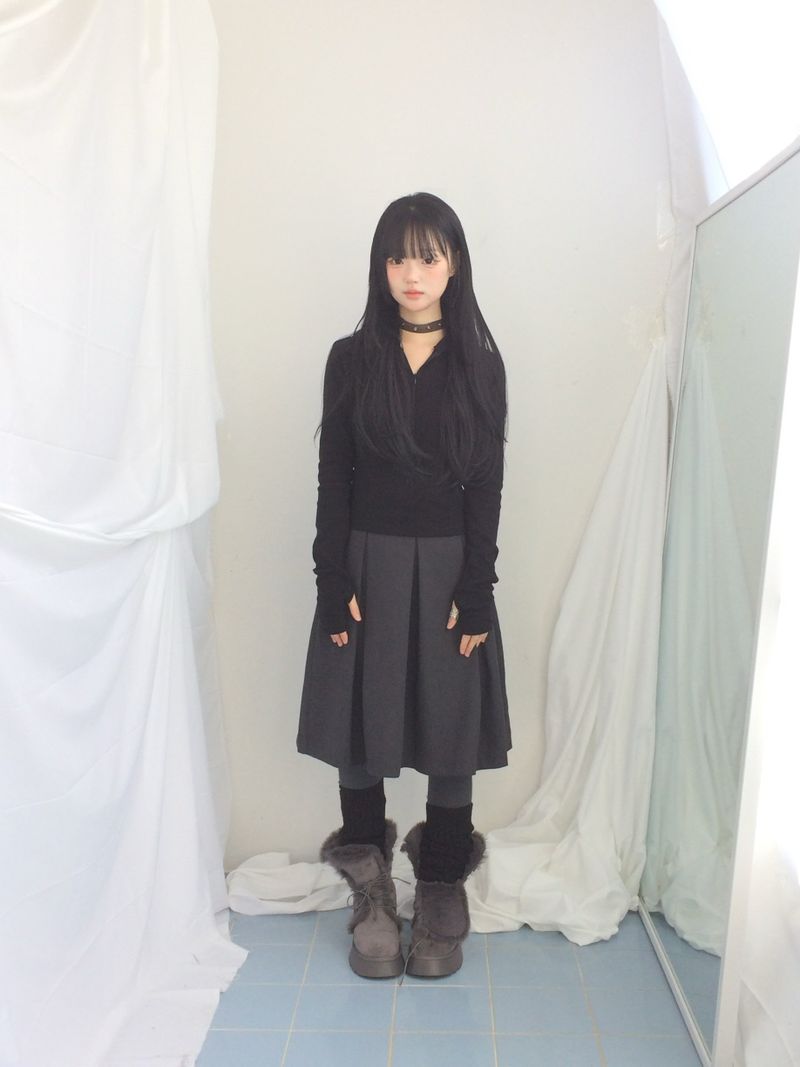 Fingerhole line hooded half zipup