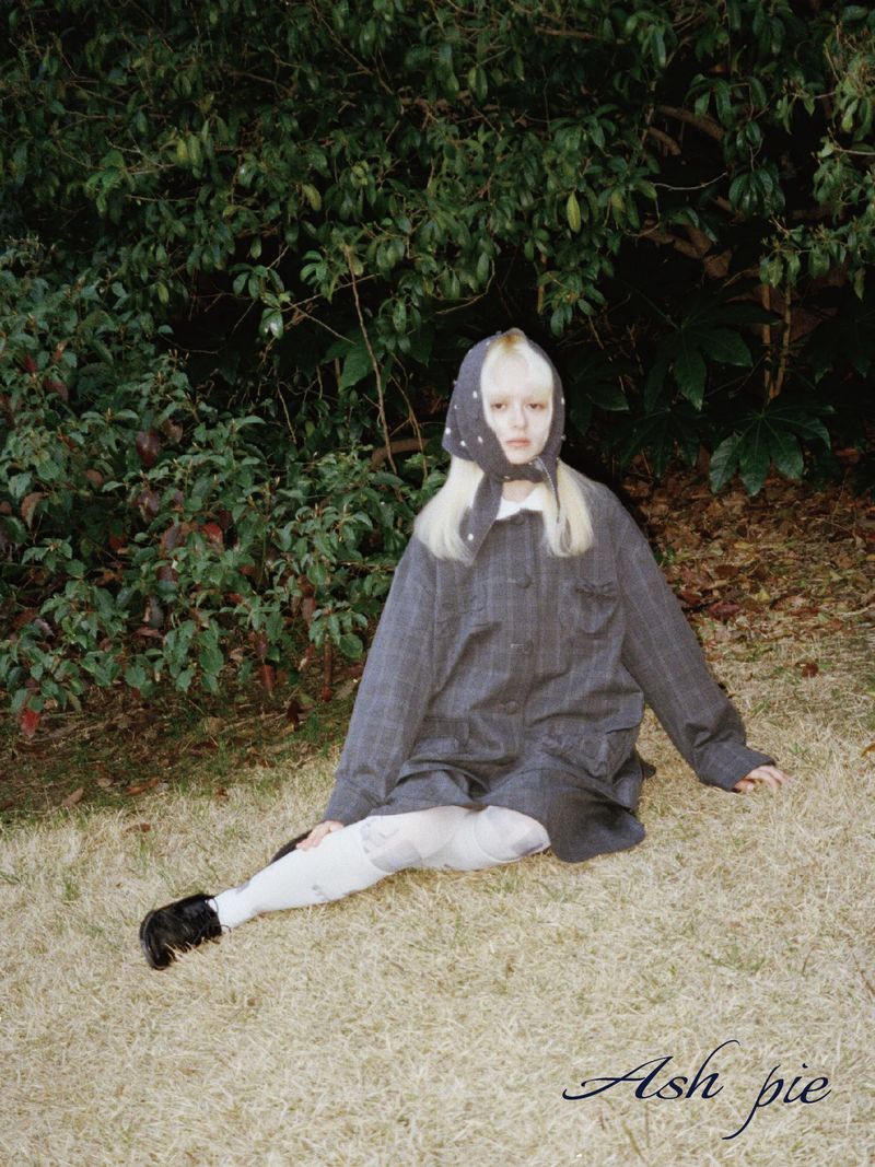 AW25 Loose coat with doll collar