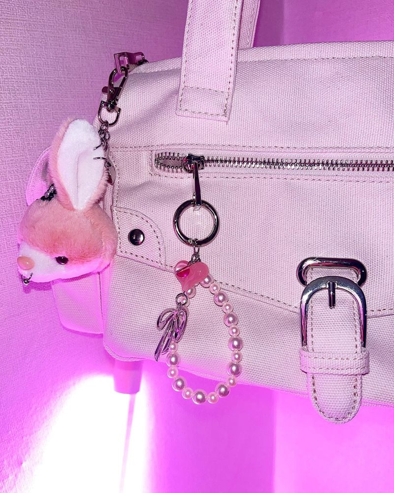 Gangster ribbon rabbit keychain