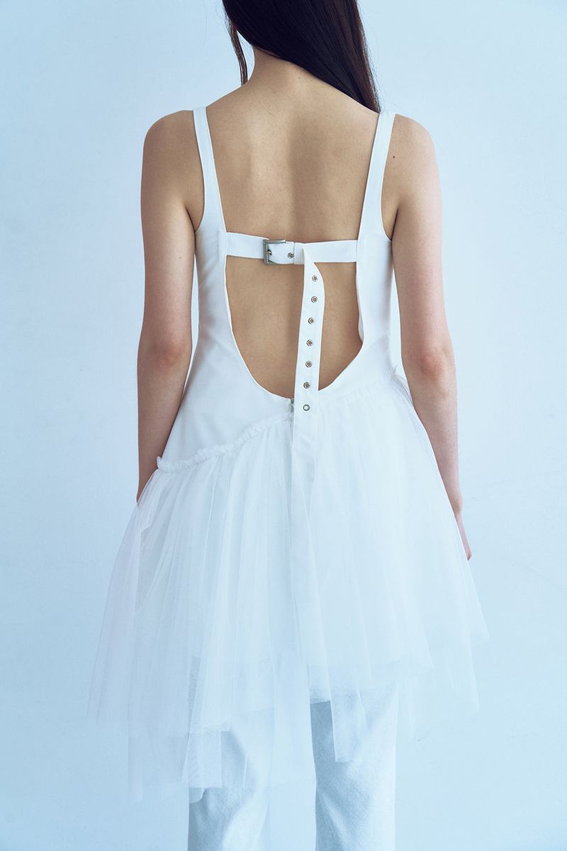 unbalance buckle backless dress_white