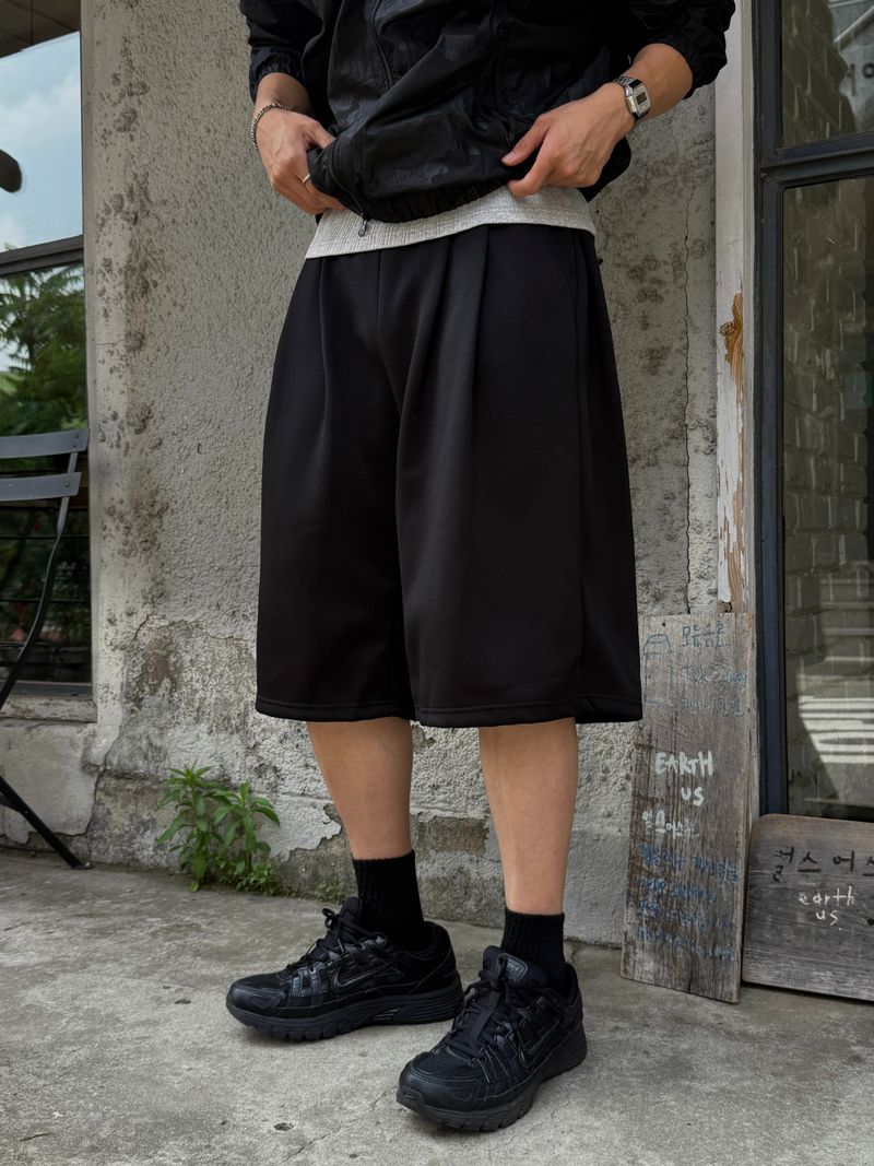 AVAND（アバンド）の「Even Three-Tuck Bermuda Pants（Pants）」