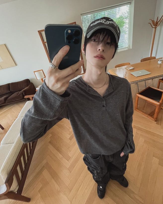 Div Ribbed Henley Neck Long Sleeve Tee 
