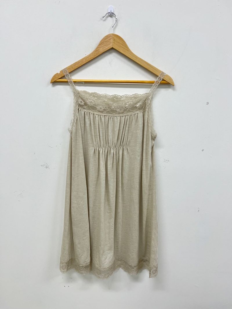 lace sleeveless shirt