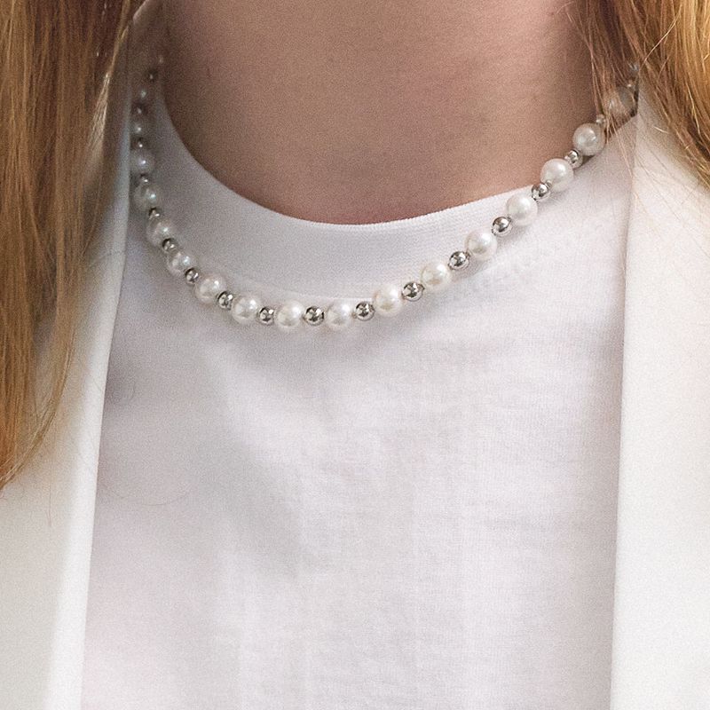 a pearl necklace_CLEF TOM BEAT NEC