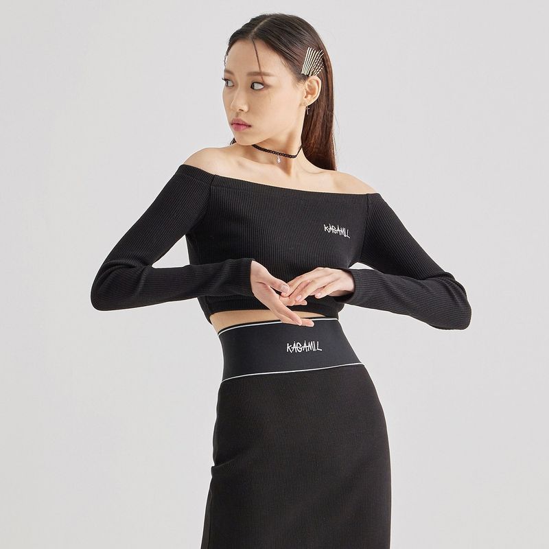 KAGAMI.L（カガミエル）の「Signature Off Shoulder Black（Tops）」