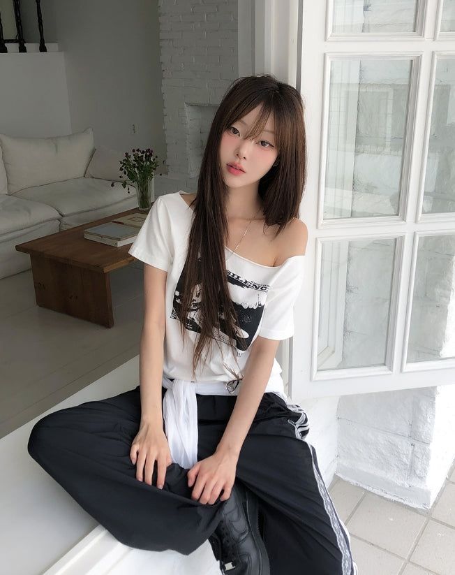 Ruffy Lace Track Nylon Pants