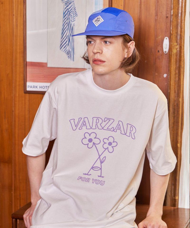 VARZAR(バザール)の「Flower T-Shirts White(Tops)」