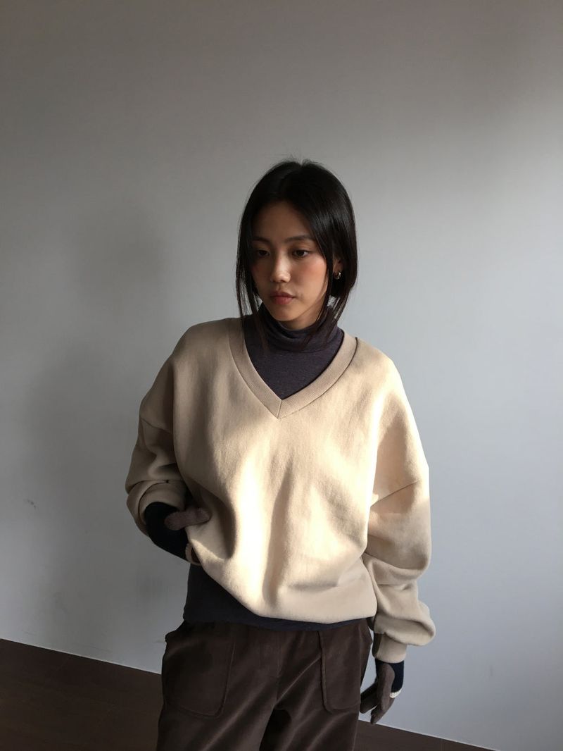 Lilac Peach V-Neck Sweatshirt (5 Colors)