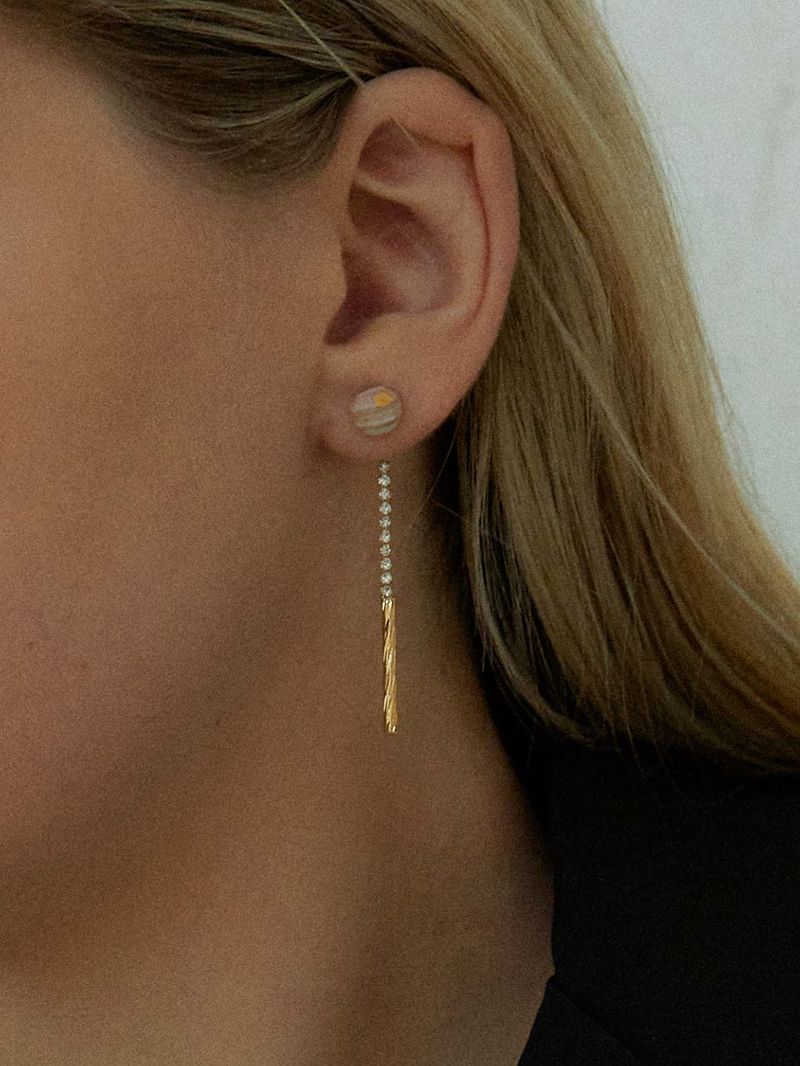 2021 PANTONE stratum drop earring (PB)