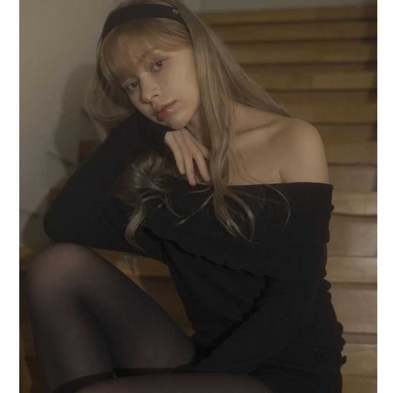 CLOUDY OFF SHOULDER-BLACK