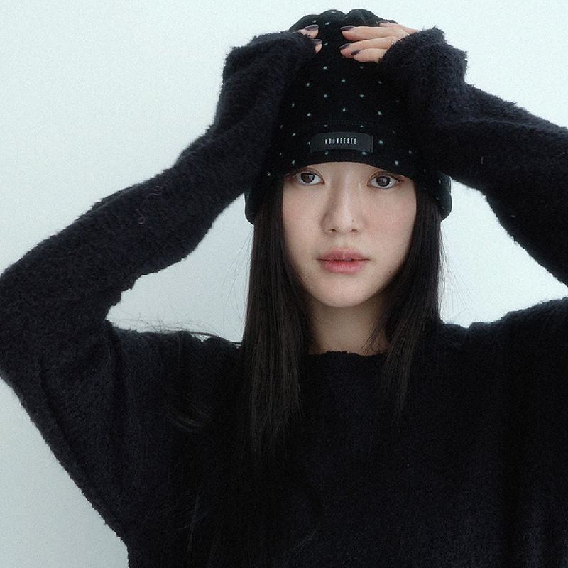 Mini Dot Fleece Beanie (black)
