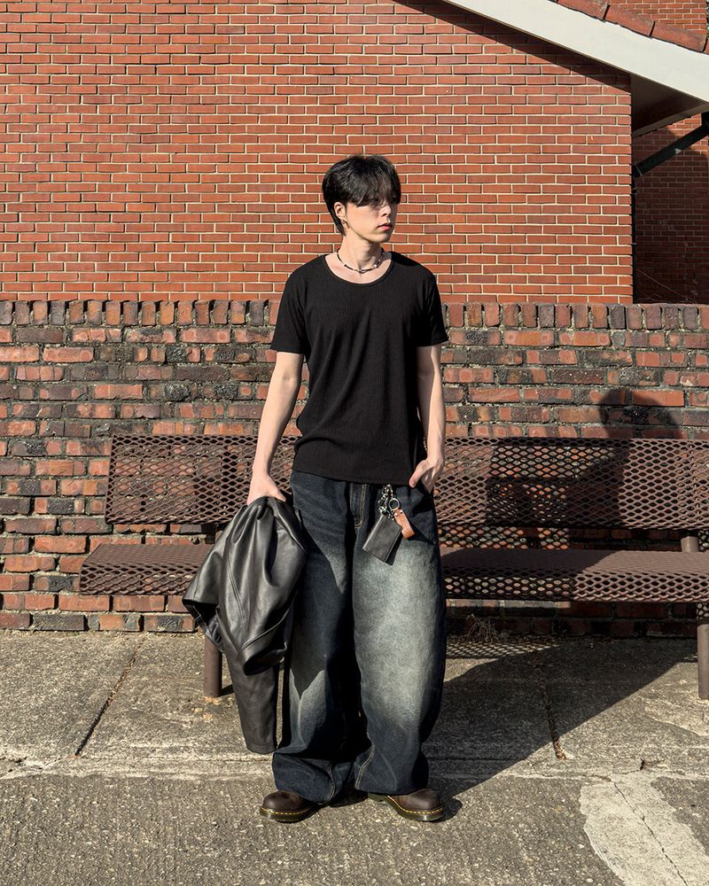 JIIGEUM(ジグム)の「Slim Fit Ribbed U-Neck Short Sleeve T-Shirt(Tops)」