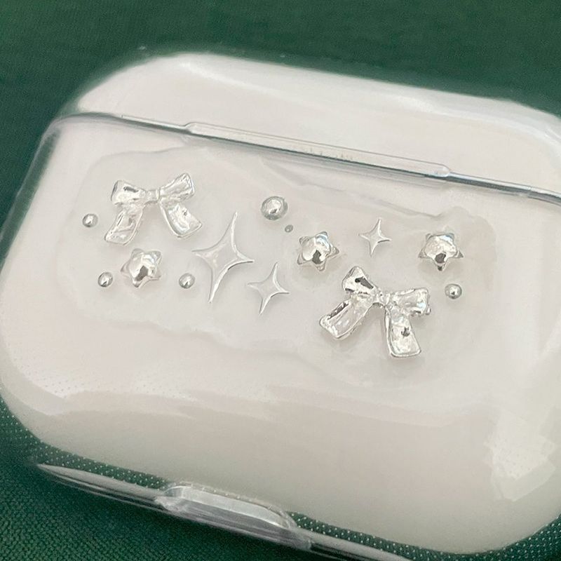 [MADE] Silver ribbon airpods case