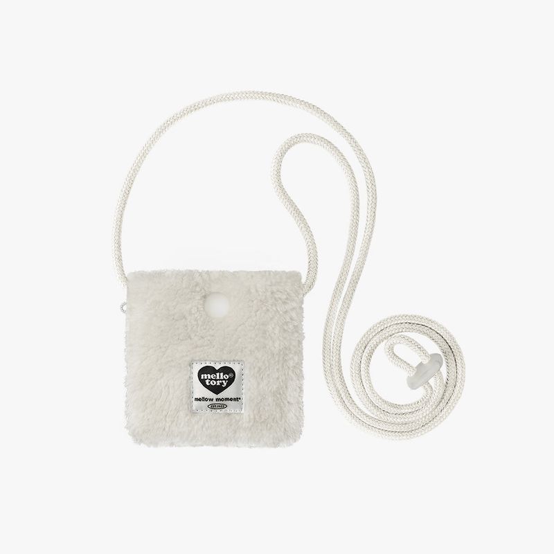 mellotory（メロートリー）の「[DRIFFIN HWANG YUNSEONG PICK] COMPACT NECKLACE BAG (WHITE)（Bags）」