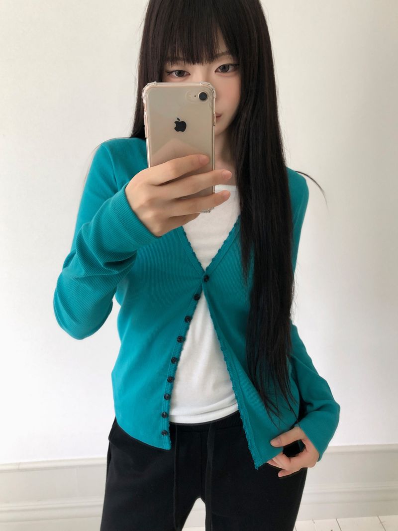WONDER WONDER（ワンダーワンダー）の「Dvain Lace Deep V-Neck Cardigan（Tops）」