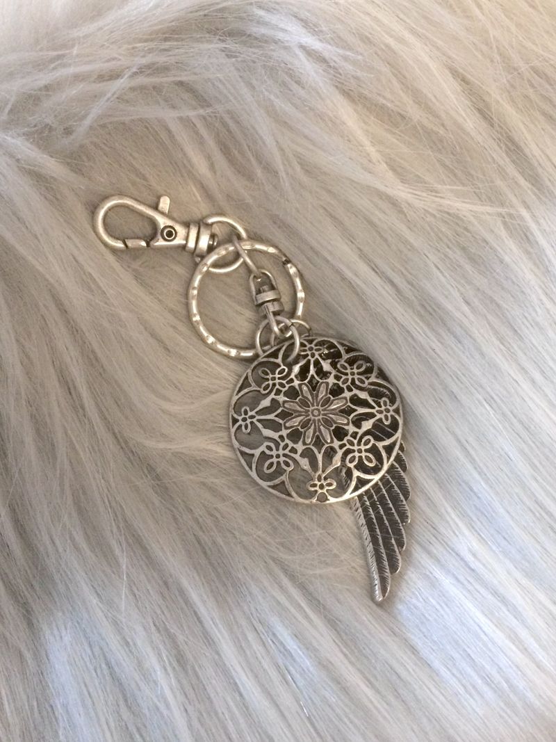 ORIENTAL FEATHER KEYRING
