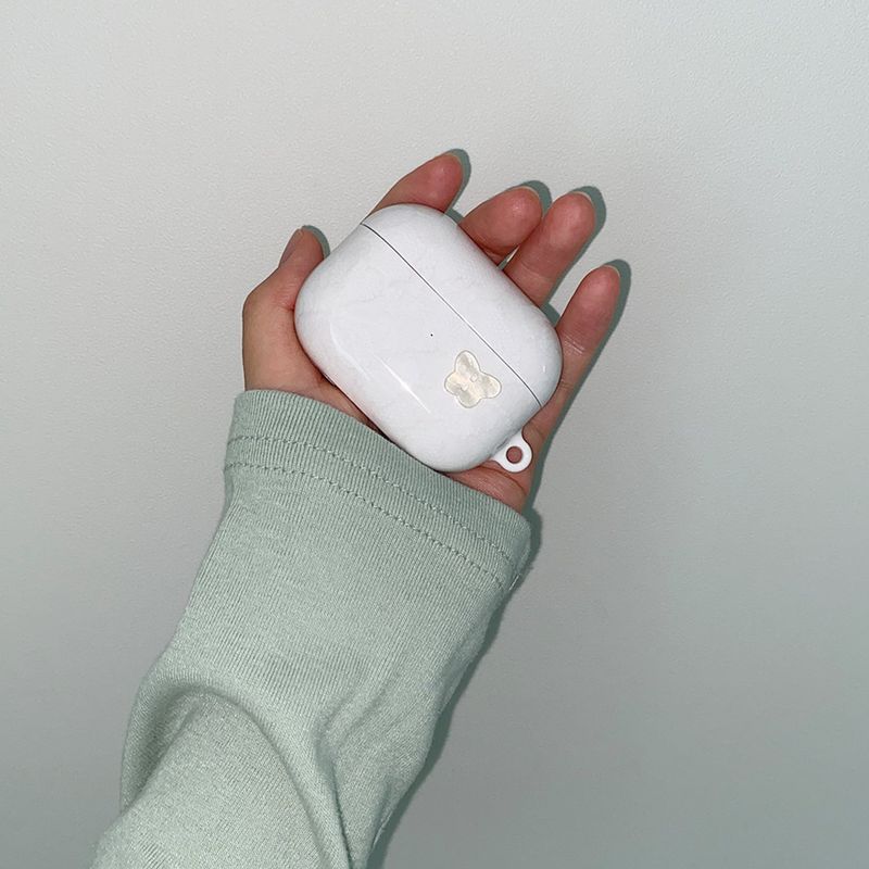 [MADE] BUTTERFLY BUTTON LACE AIRPODS CASE (glossy hard)